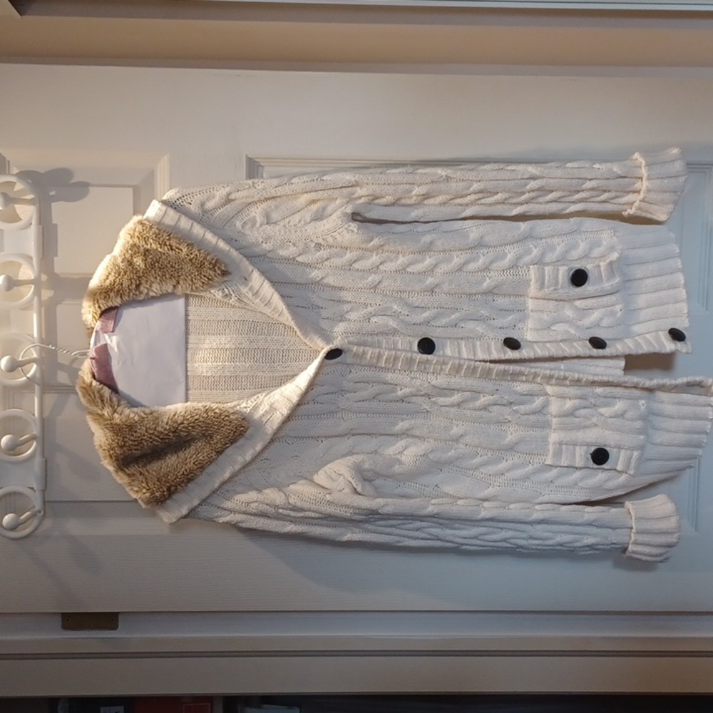 Gap cable knit sweater